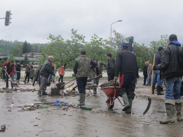 AiutiAMO la Bosnia Erzegovina-post-emergency aid to vulnerable families victims of the flood”